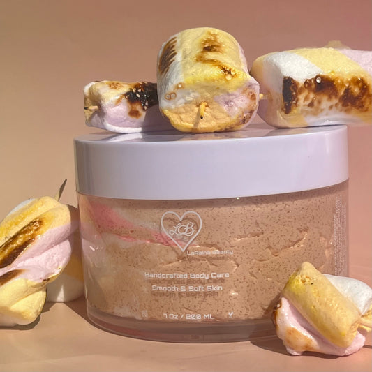 caramel Vanilla toasted Marshmallow body scrub. A foaming/cleansing and exfoliating gentle body scrub to achieve smooth soft skin. UK handmade Vegan skincare that brings a fun luxurious experience to self care and shower routines. Scrub and get rid of patchy dry skin, clogged pores and ingrown hairs. The best body scrub you could ever ask for.