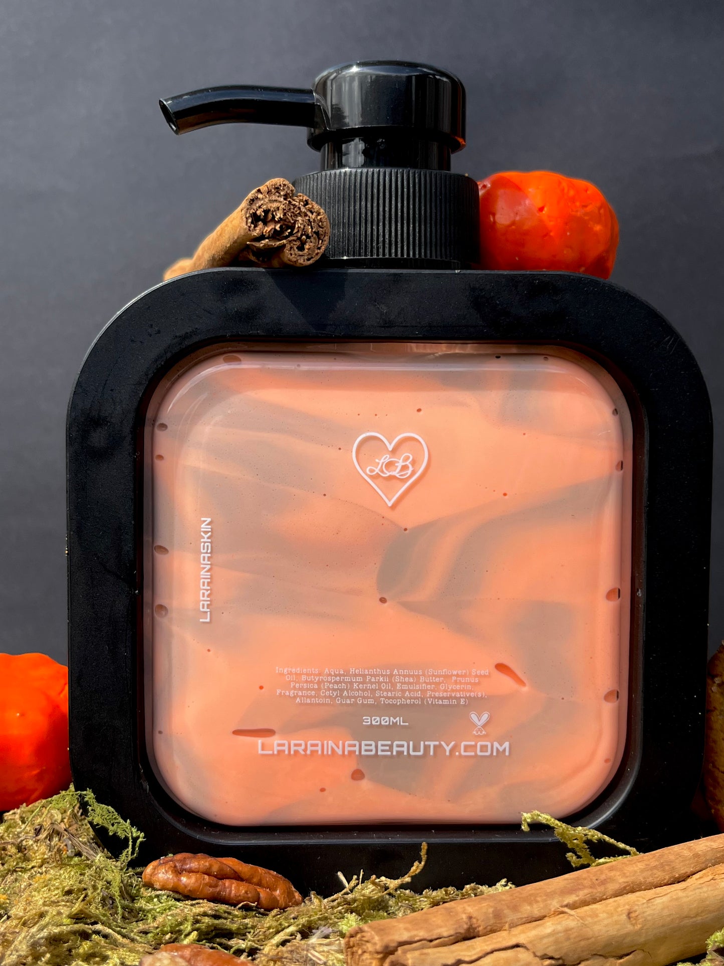 Best Lotion UK - Handmade with love this nourishing moisturiser is the perfect cozy autumn body cream to keep the skin hydrated and healthy. Skincare that feels luxurious and smells divine with the pumpkin gingerbread lotion scent