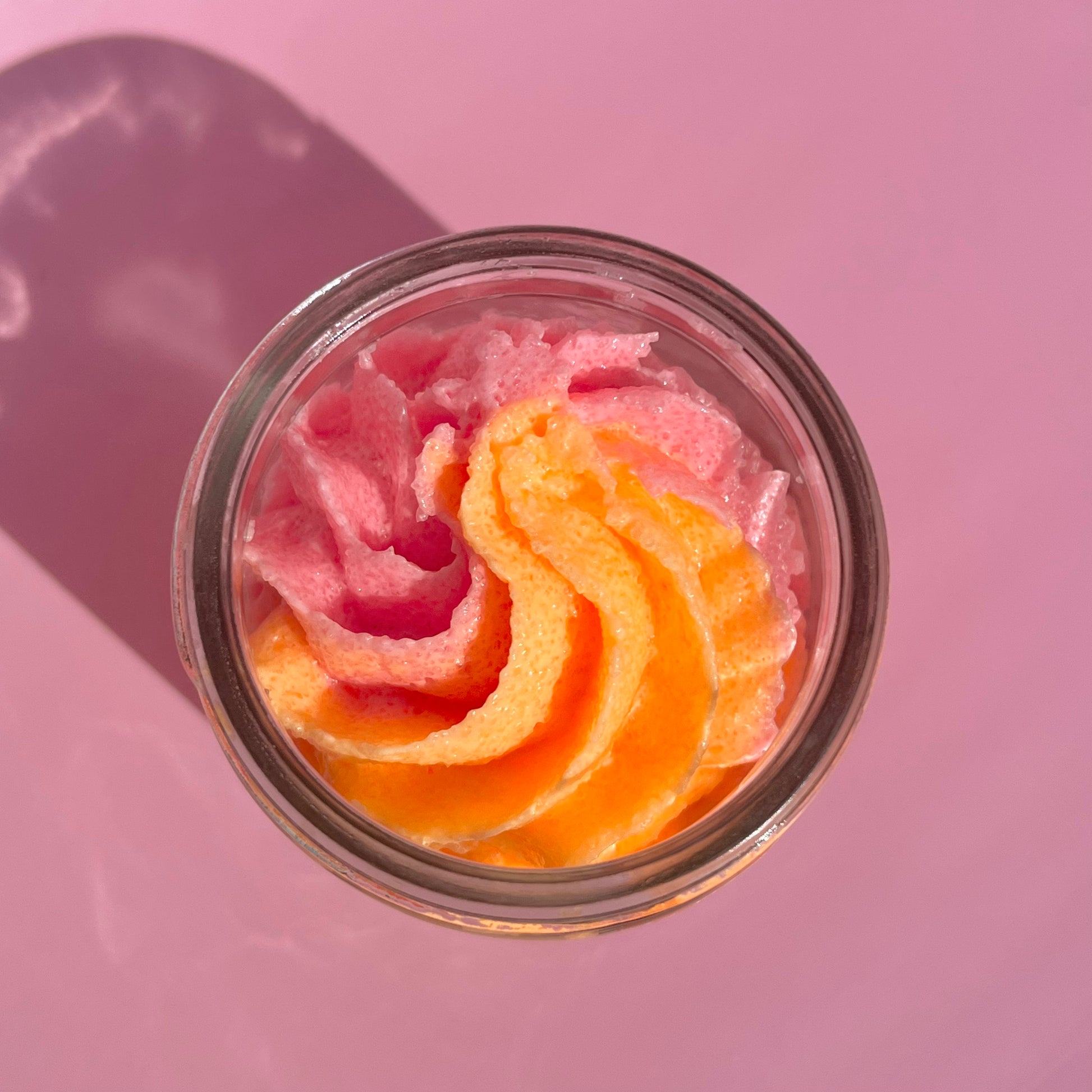 Peach fusion, mango and peach salsa juicy fruity body scrub. A foaming/cleansing and exfoliating gentle body scrub to achieve smooth soft skin. UK handmade Vegan skincare that brings a fun luxurious experience to self care and shower routines. Scrub and get rid of patchy dry skin, clogged pores and ingrown hairs. The best body scrub you could ever ask for.