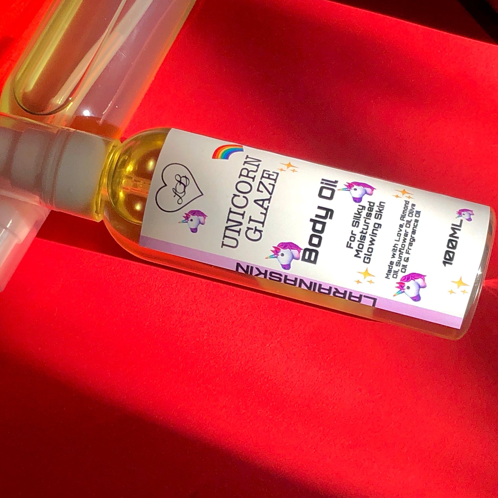 Unicorn body oil ideal gifting this festive/Christmas period and ideal for winter skincare, Unicorn/bubblegum/candy floss scented inspired bodycare. For healthier looking smooth soft skin that stays hydrated and moisturised.