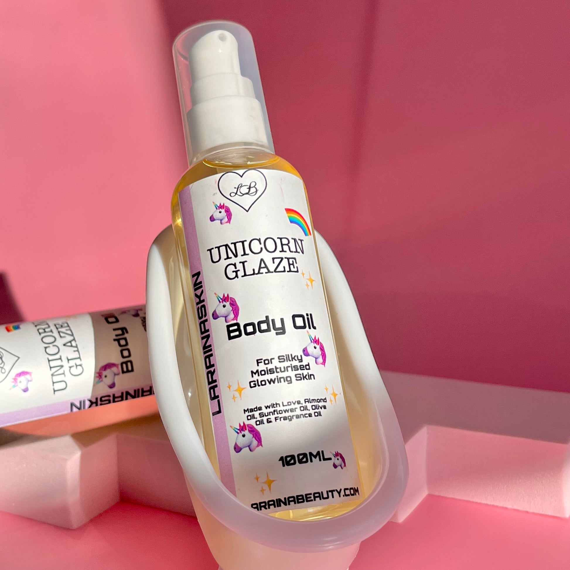 unicorn body oil is great for hydrating the skin and sealing in moisture, with a vibrant sweet fruity accord with notes of bubblegum, banana, pear drops, musk and vanilla with sweet candy floss.
